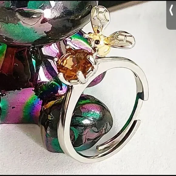 New Cite Delicate Bee Holding Zircon Silver Open Ring - Picture 10 of 10